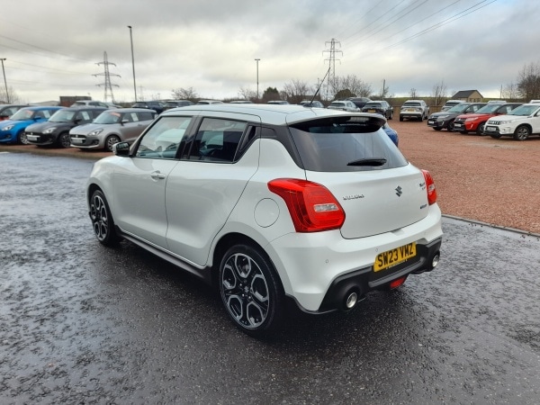 Used Suzuki Swift 2023 for sale - 77803429: Photo 5