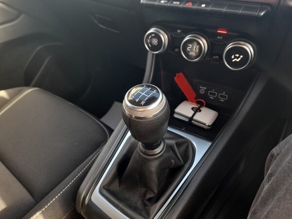 Used Renault Captur for sale - 78122719: Photo 18