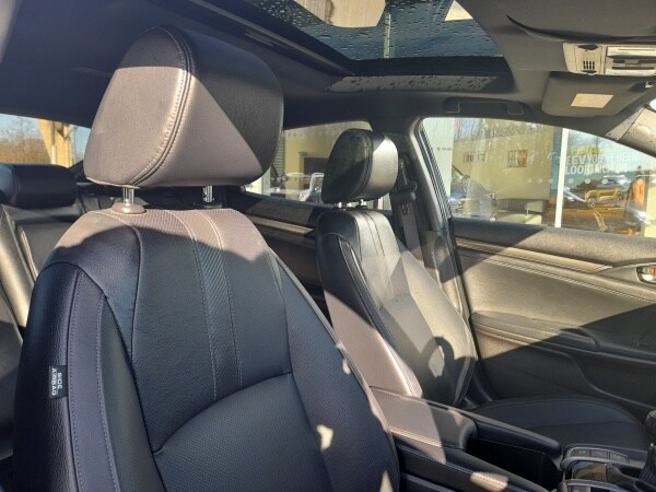 Used Honda Civic 2018 for sale - 78150979: Photo 15