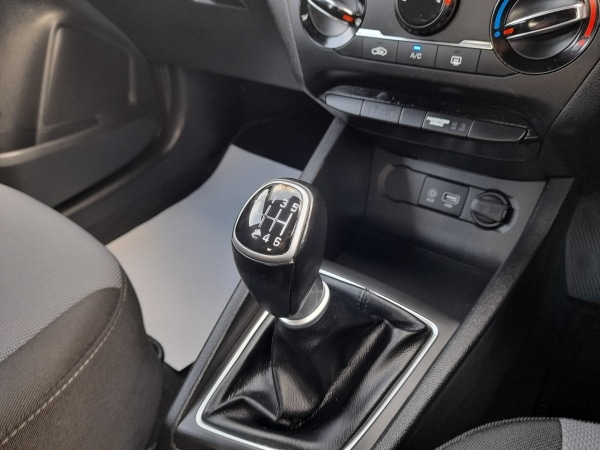 Used Hyundai i20 2018 for sale - 77129379: Photo 18