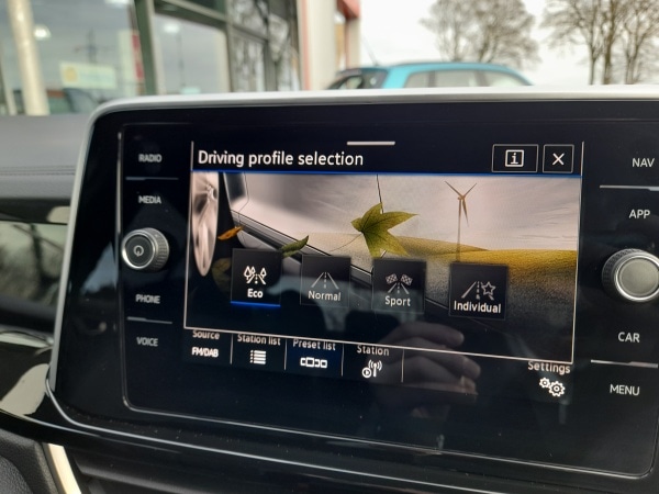 Used Volkswagen T-Roc 2023 for sale - 77803403: Photo 25