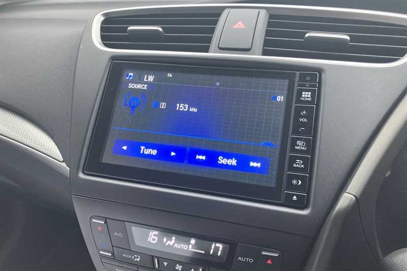 Used Honda Civic 2017 for sale - 77944279: Photo 17