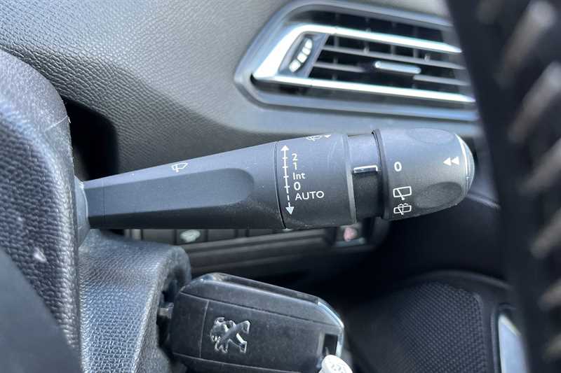 Used Peugeot 308 2018 for sale - 76943934: Photo 39