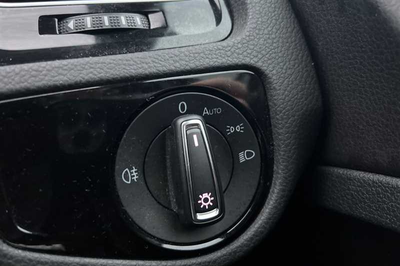 Used Volkswagen Golf 2020 for sale - 77391425: Photo 40