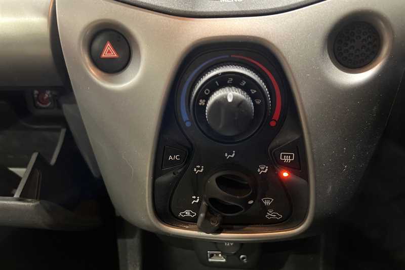 Used Toyota AYGO 2017 for sale - 77474298: Photo 14