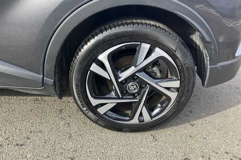 Used Toyota C-HR 2023 for sale - 77800419: Photo 11