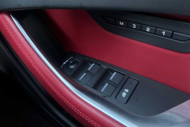 Used Jaguar XE 2024 for sale - 76828721: Photo 16