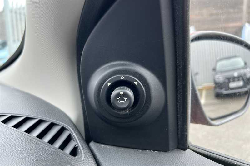 Used Ford Ka+ 2017 for sale - 78137794: Photo 39