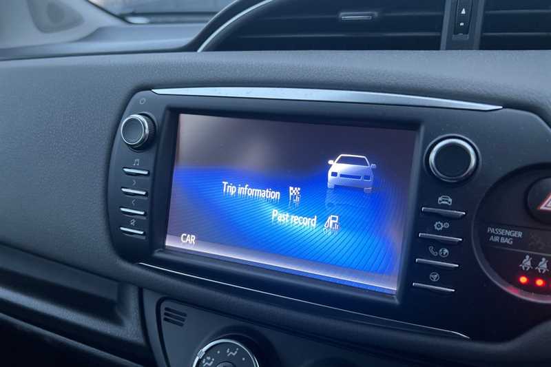 Used Toyota Yaris 2017 for sale - 77317635: Photo 17