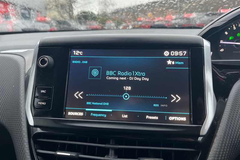 Used Peugeot 208 2018 for sale - 76917833: Photo 17