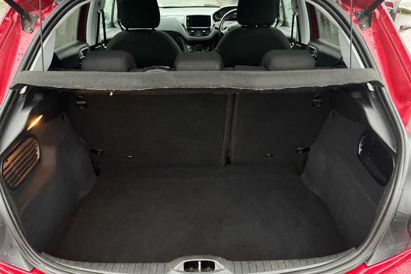 Used Peugeot 208 2018 for sale - 76917833: Photo 25