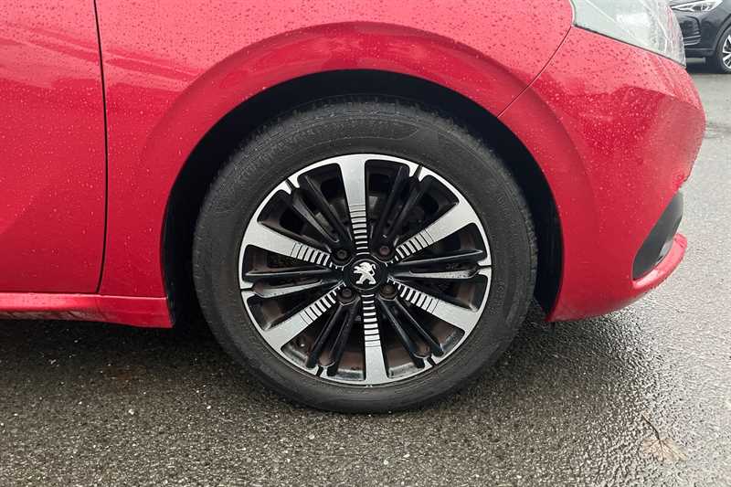 Used Peugeot 208 2018 for sale - 76917833: Photo 9