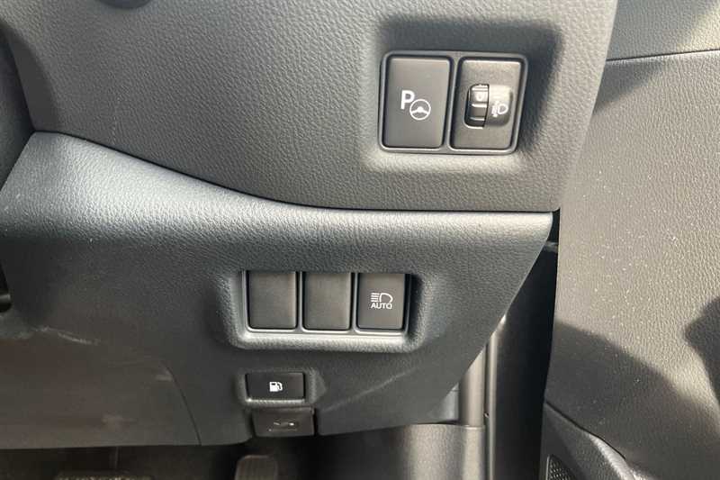 Used Toyota C-HR 2023 for sale - 78075836: Photo 39