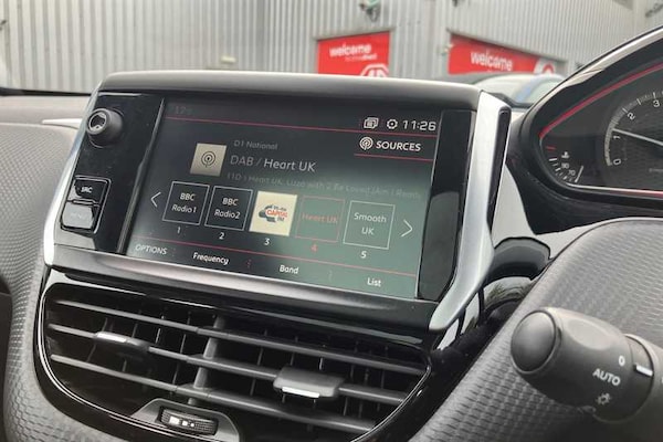 Used Peugeot 2008 2018 for sale - 76298590: Photo 17
