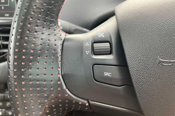 Used Peugeot 2008 2018 for sale - 76298590: Photo 21