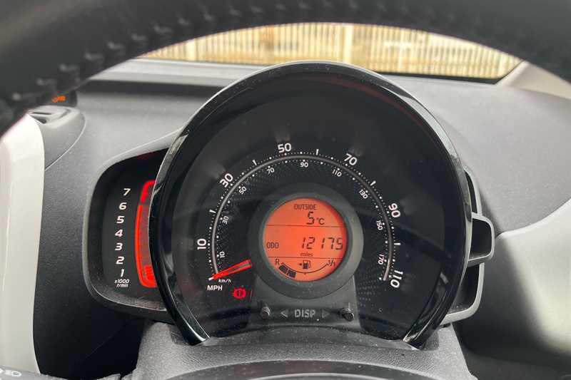 Used Toyota AYGO for sale - 76828459: Photo 20