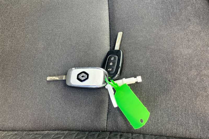 Used Renault Clio for sale - 77863547: Photo 36