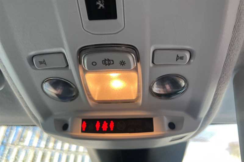 Used Peugeot 208 2023 for sale - 77812379: Photo 40