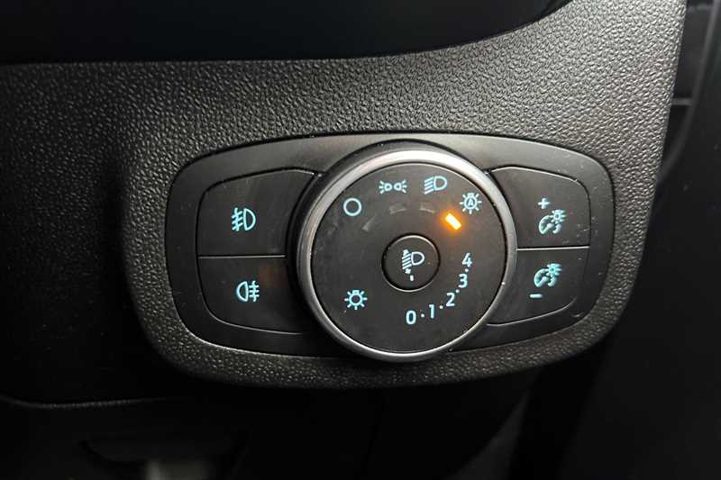 Used Ford Fiesta 2018 for sale - 77256725: Photo 38