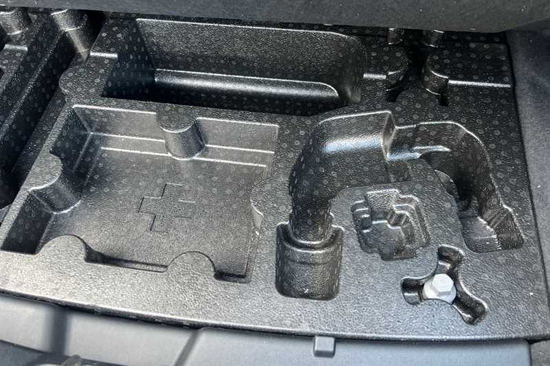 Used Jaguar XE 2024 for sale - 76805943: Photo 37