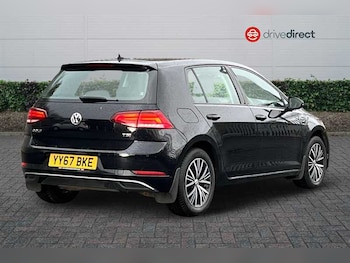 Used Volkswagen Golf 2017 for sale - 76890795: Photo