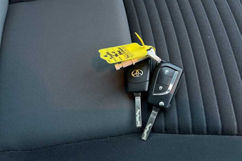 Used Toyota Yaris 2017 for sale - 77322188: Photo 36