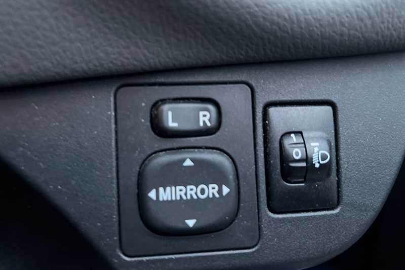 Used Toyota Yaris 2017 for sale - 77322188: Photo 38