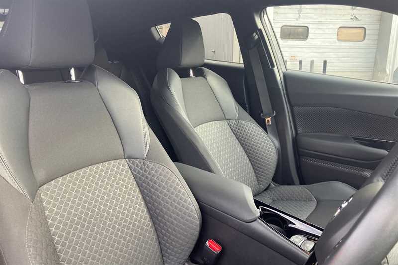 Used Toyota C-HR 2023 for sale - 76329419: Photo 23