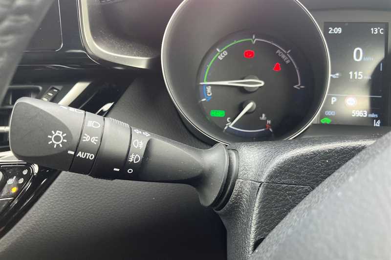 Used Toyota C-HR 2023 for sale - 76329419: Photo 42