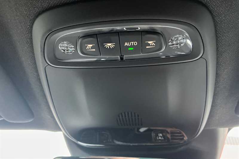 Used Volvo XC40 2021 for sale - 77800924: Photo 40