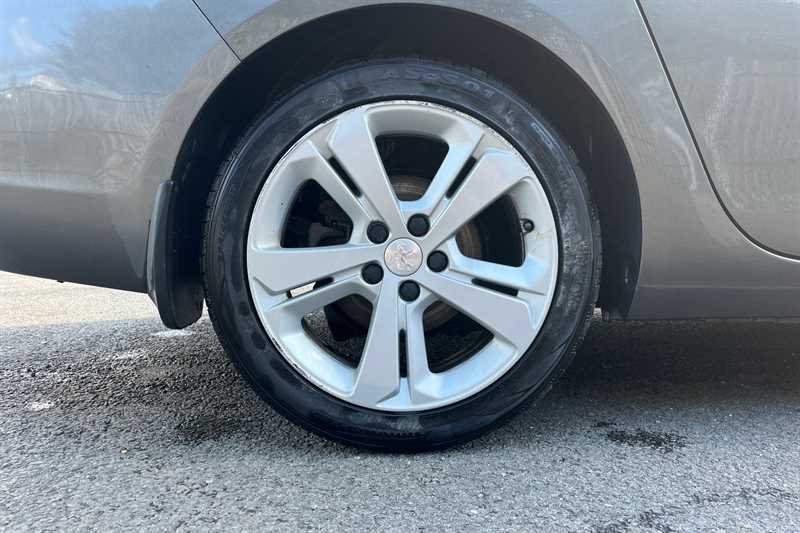 Used Peugeot 308 2018 for sale - 76955861: Photo 12