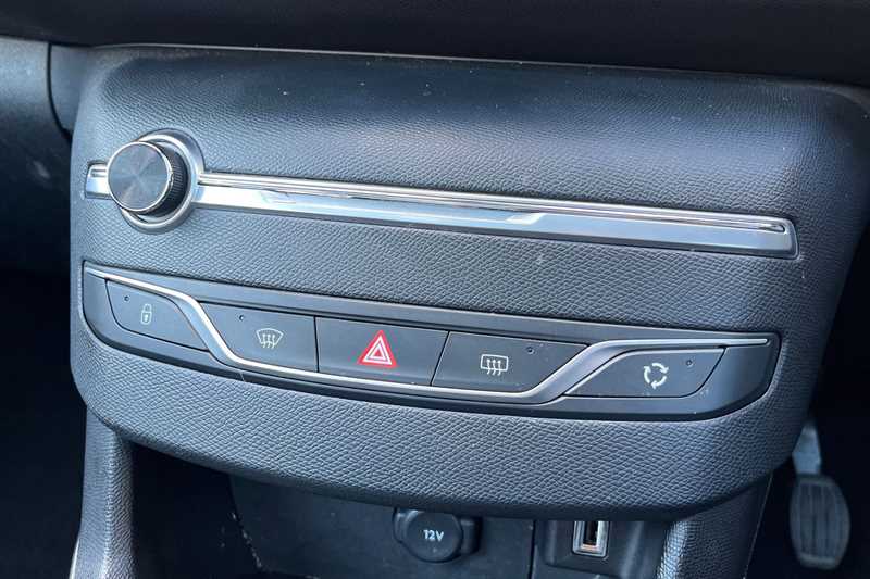 Used Peugeot 308 2018 for sale - 76955861: Photo 15