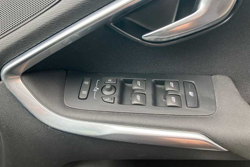 Used Volvo V40 2016 for sale - 78188283: Photo 16