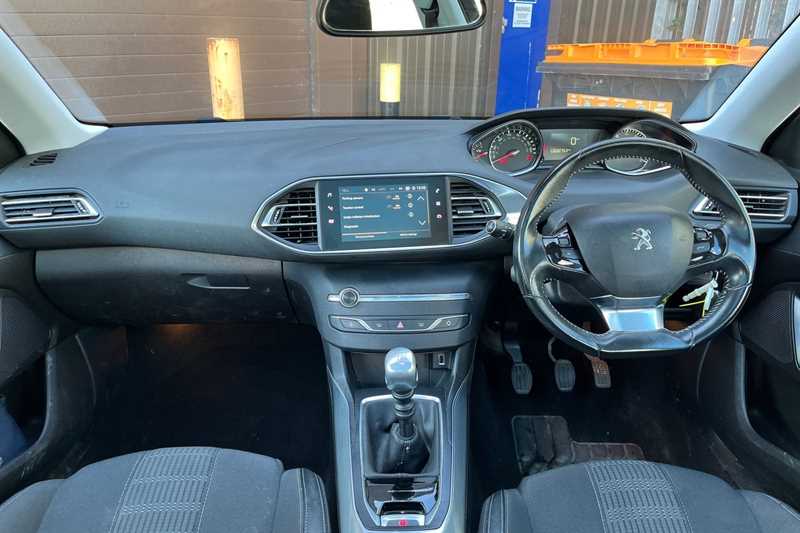 Used Peugeot 308 2018 for sale - 76929756: Photo 13