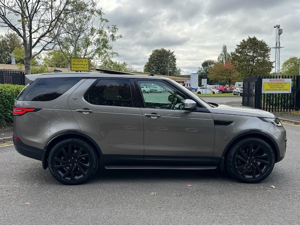 Used Land Rover Discovery 2017 for sale - 76210809: Photo 4