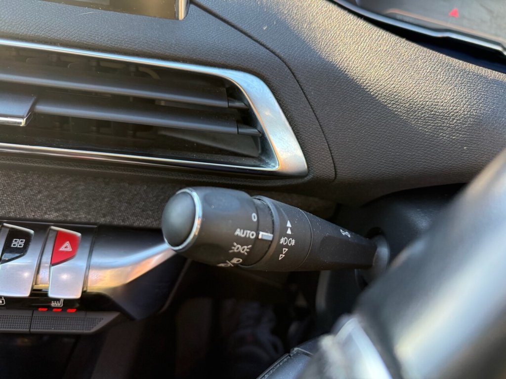 Used Peugeot 3008 2018 for sale - 76758642: Photo 23