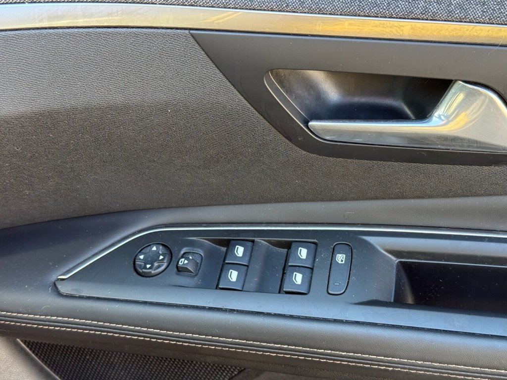 Used Peugeot 3008 2018 for sale - 76758642: Photo 28