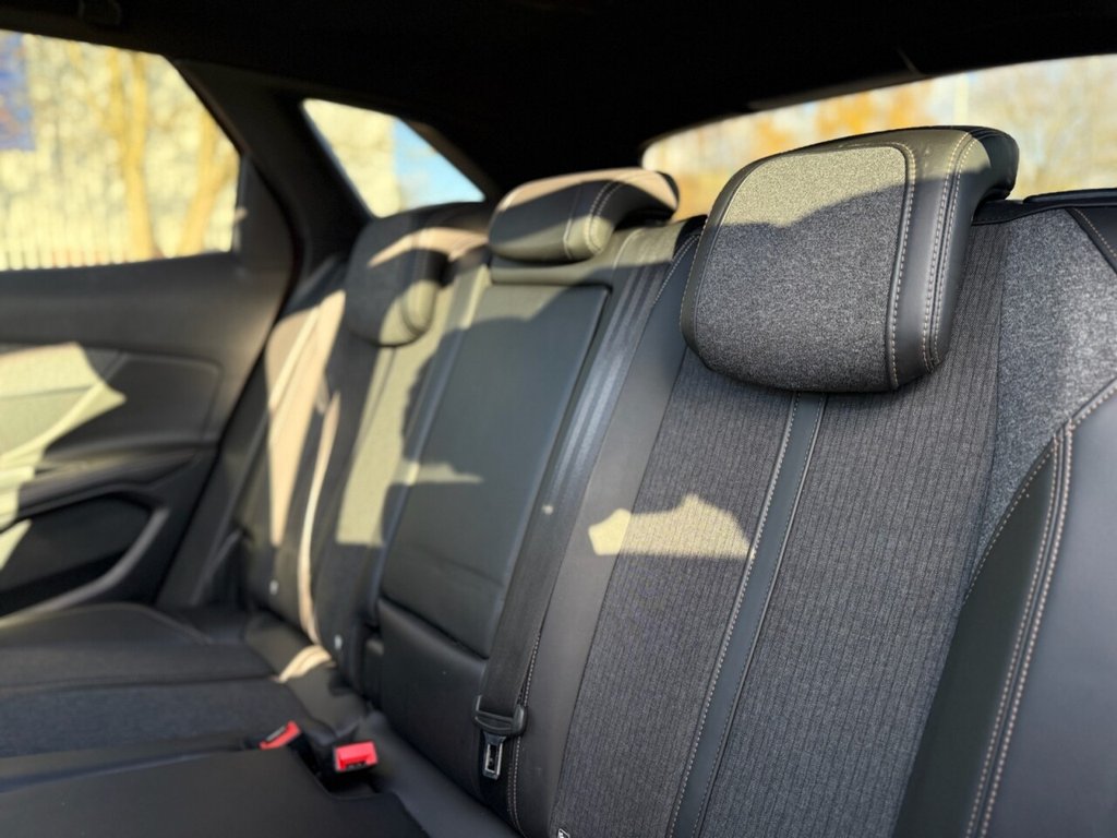 Used Peugeot 3008 2018 for sale - 76758642: Photo 32