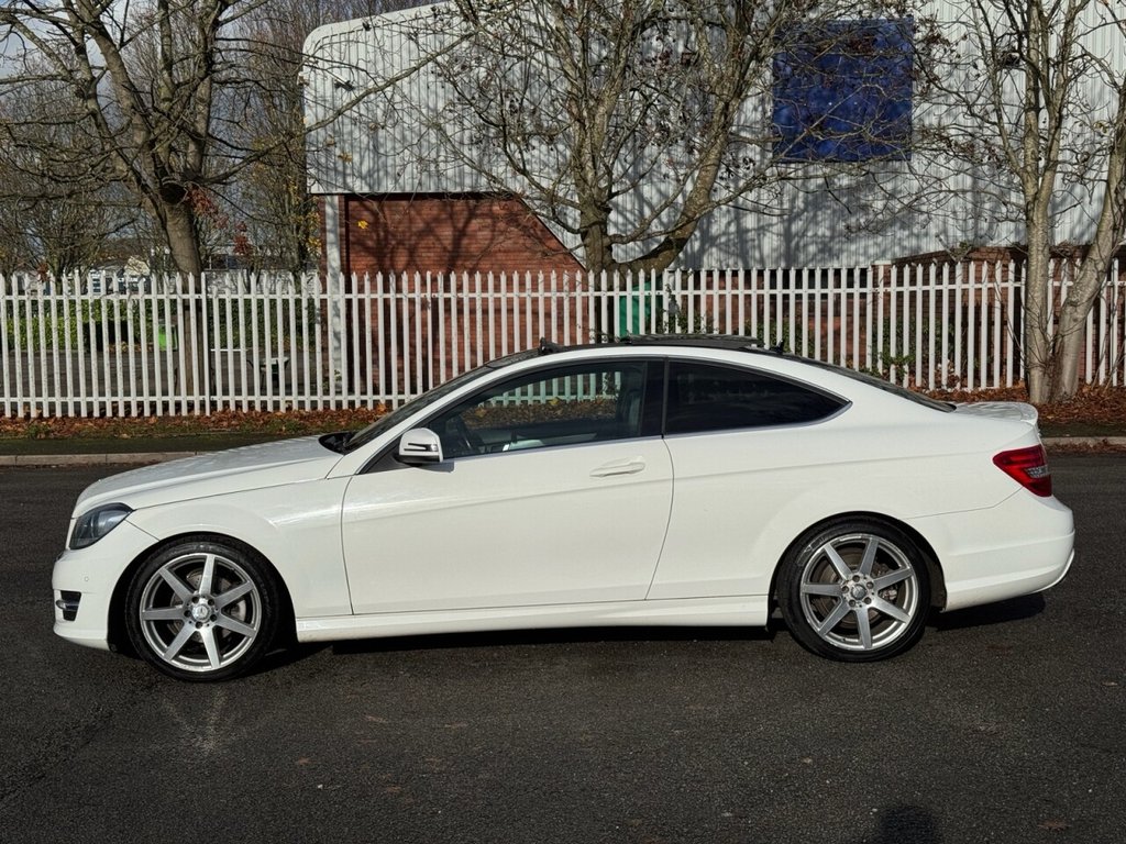 Used Mercedes-Benz C Class 2014 for sale - 76570198: Photo 4