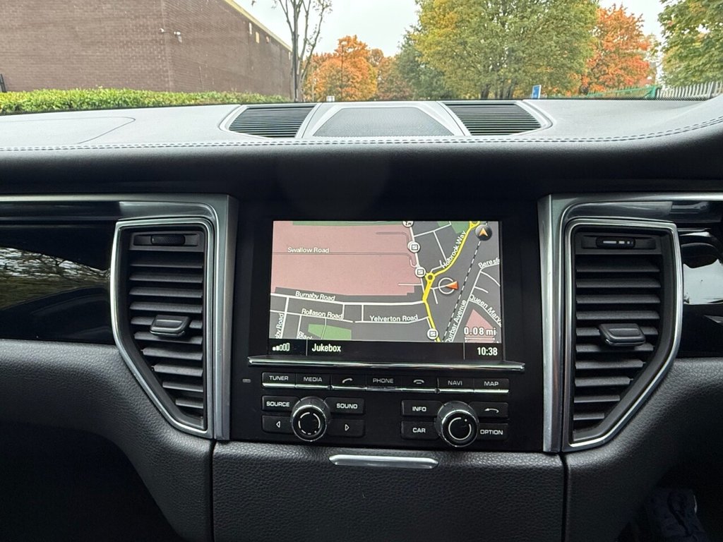 Used Porsche Macan 2015 for sale - 76279768: Photo 23