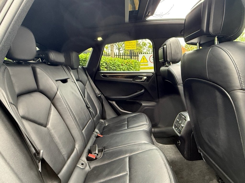 Used Porsche Macan 2015 for sale - 76279768: Photo 30