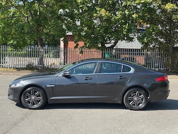 Used Jaguar XF 2015 for sale - 75533854: Photo