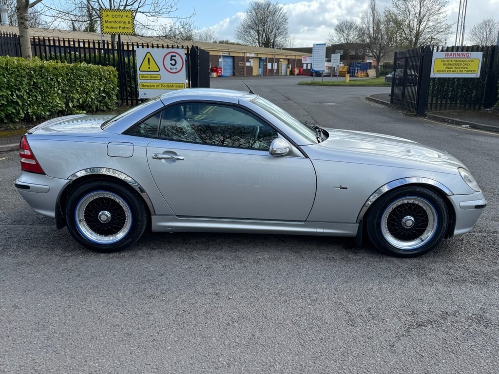 Used Mercedes-Benz SLK 2002 for sale - 78061848: Photo 2
