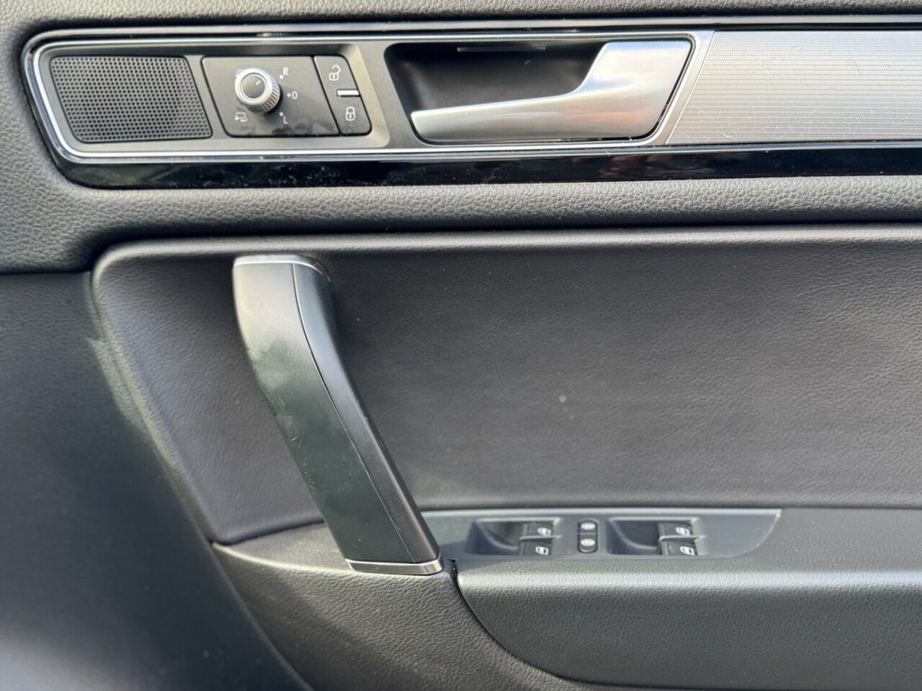 Used Volkswagen Touareg 2016 for sale - 76367992: Photo 15