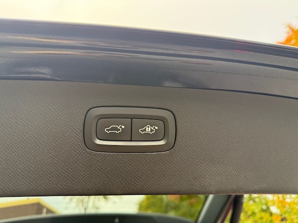 Used Volvo XC90 2015 for sale - 76223958: Photo 40