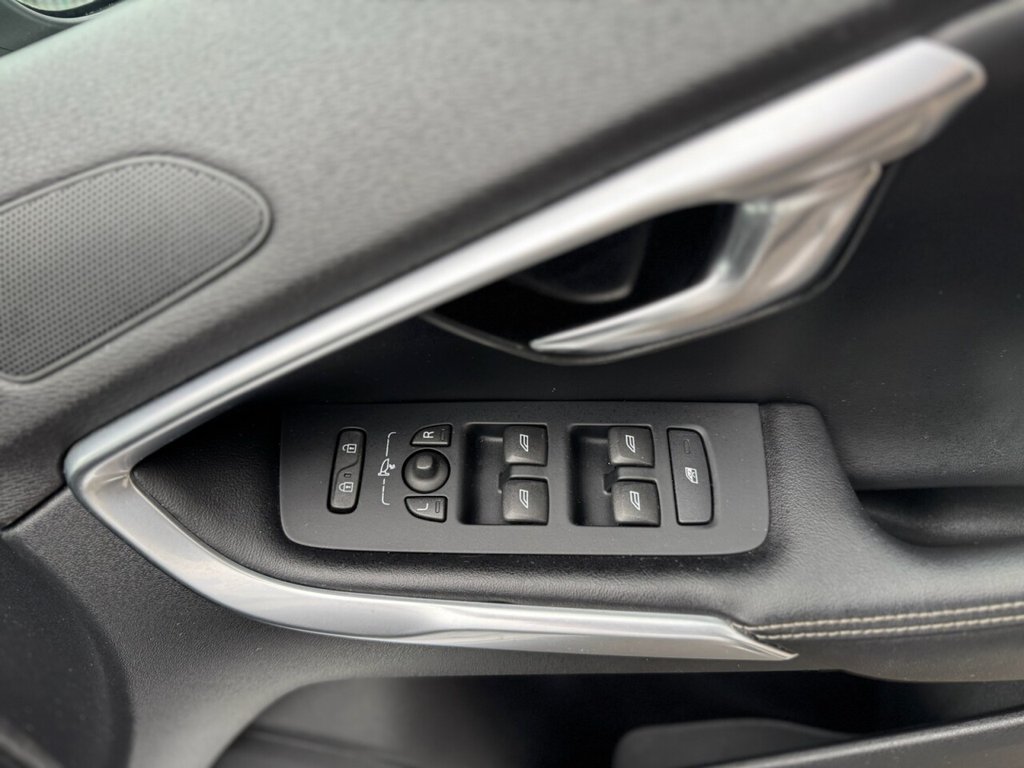 Used Volvo V40 2015 for sale - 77408674: Photo 15