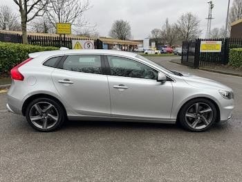Used Volvo V40 2015 for sale - 77408674: Photo