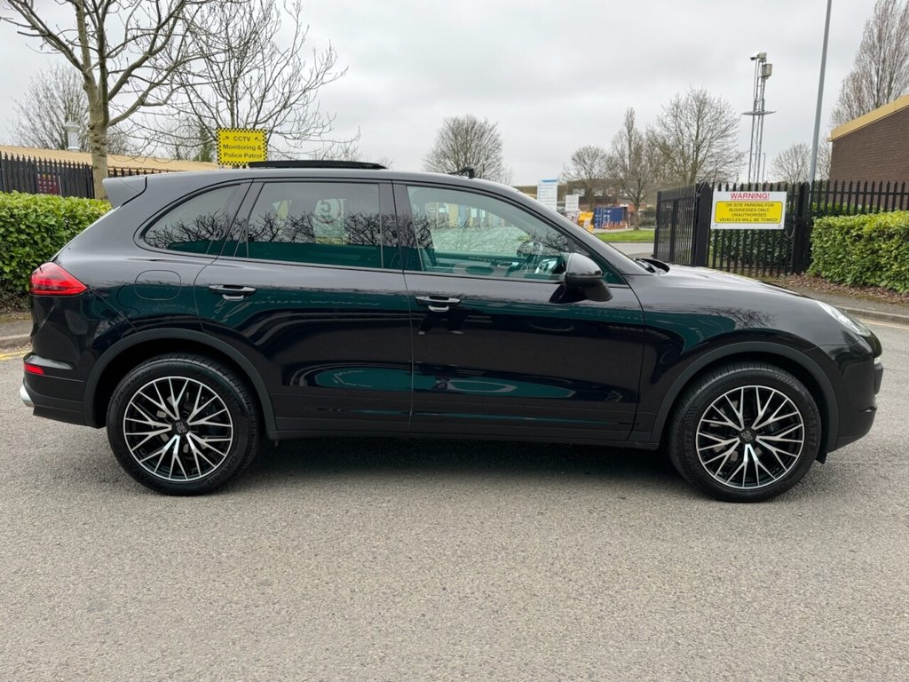 Used Porsche Cayenne 2015 for sale - 77795021: Photo 2