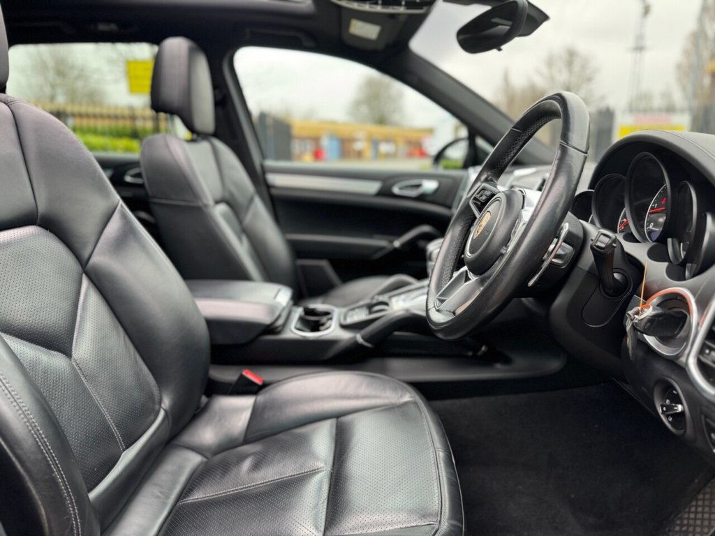 Used Porsche Cayenne 2015 for sale - 77795021: Photo 24
