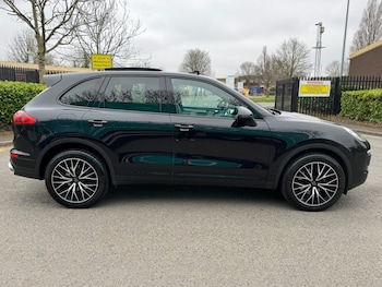 Used Porsche Cayenne 2015 for sale - 77795021: Photo